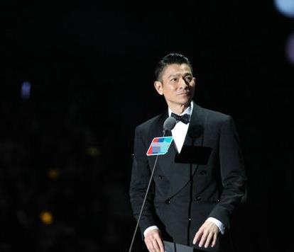 明星介绍模板_足球明星介绍_明星介绍：