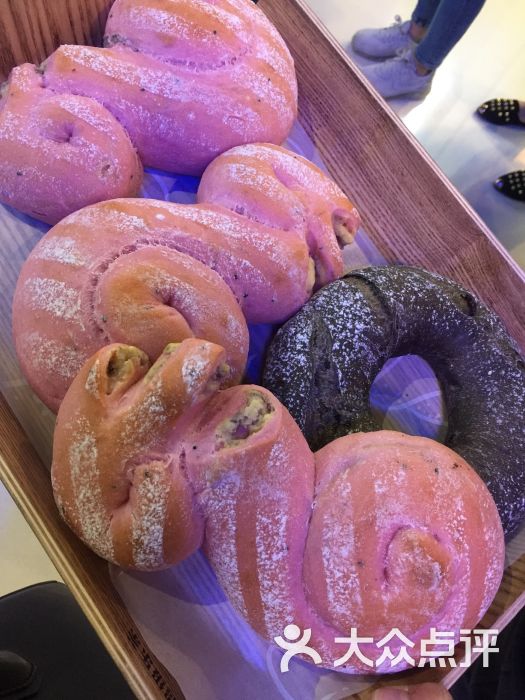 瑞士留学:奶酪火锅融化的奶酪和面包块的区别(图2) 当地美食_美食当地人戏称_美食当地特色