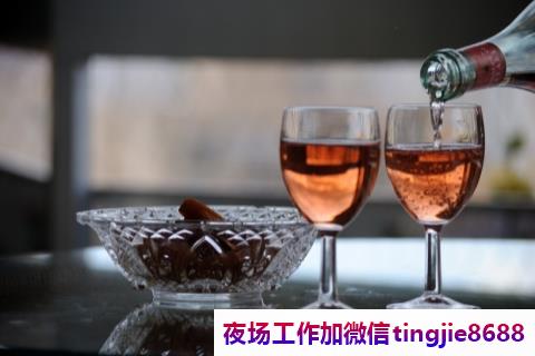 河池夜场礼仪模特招聘热聘KTV服务员.期待你的加入.河池KTV夜店招募女孩——成功的招聘现场如花似锦，展示公司实力和吸引力